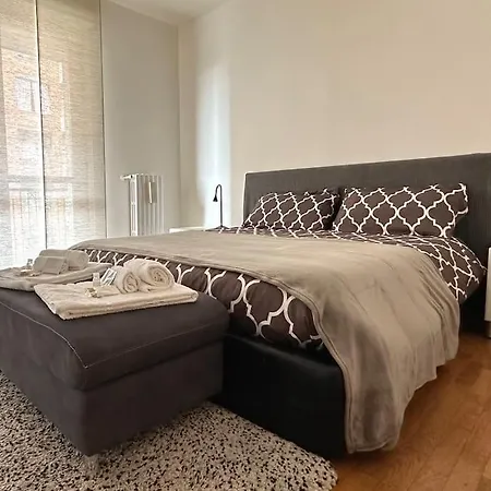 Appartement Casa Spezia - Metro Vicina, Wi-fi Rapido & Netflix