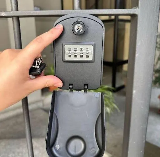 Casa Spezia - Metro Vicina, Wi-fi Rapido & Netflix Appartement *