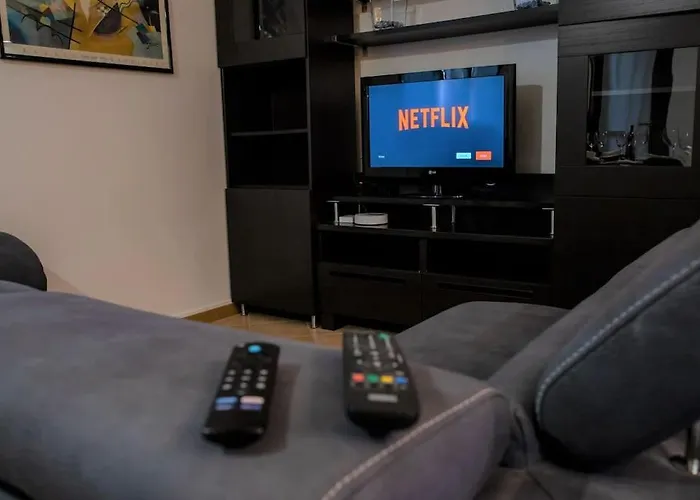 Casa Spezia - Metro Vicina, Wi-fi Rapido & Netflix *