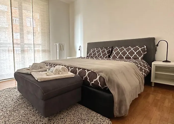 Appartement Casa Spezia - Metro Vicina, Wi-fi Rapido & Netflix