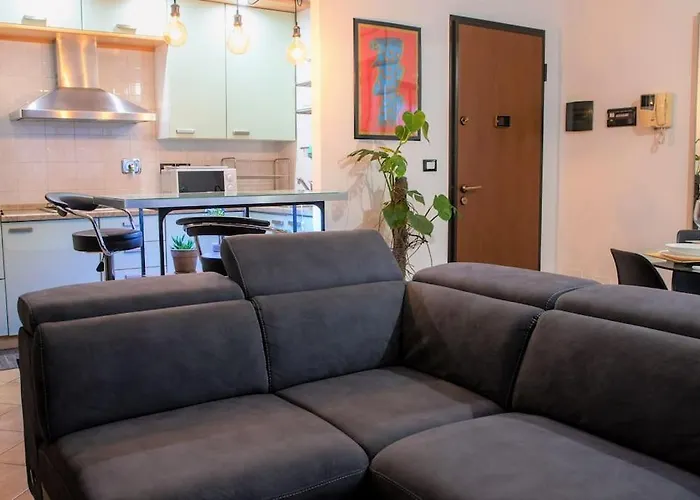 Appartement Casa Spezia - Metro Vicina, Wi-fi Rapido & Netflix Turijn