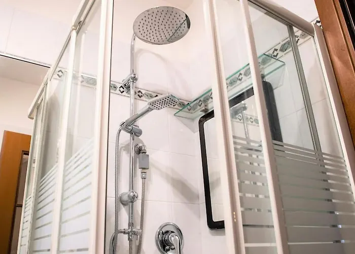 Casa Spezia - Metro Vicina, Wi-fi Rapido & Netflix *