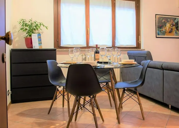 Casa Spezia - Metro Vicina, Wi-fi Rapido & Netflix *