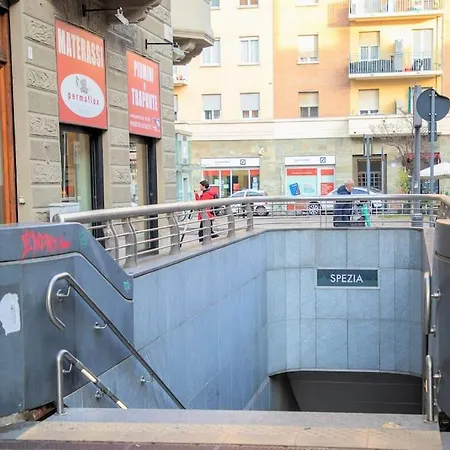 Casa Spezia - Metro Vicina, Wi-fi Rapido & Netflix Apartment