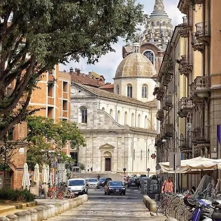 Casa Spezia - Metro Vicina, Wi-fi Rapido & Netflix Apartment
